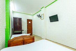 OYO 604 Queen Hotel