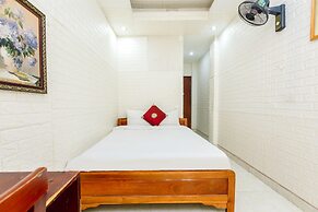 OYO 604 Queen Hotel