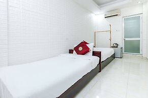 OYO 604 Queen Hotel