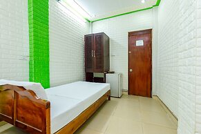OYO 604 Queen Hotel