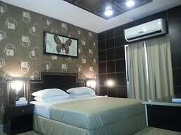 Dolphin Hotel
