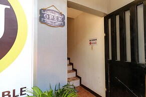 RedDoorz near Coron Coliseum