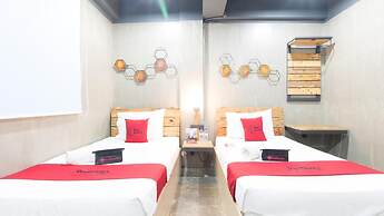 RedDoorz Plus @ Taft North Mandurriao