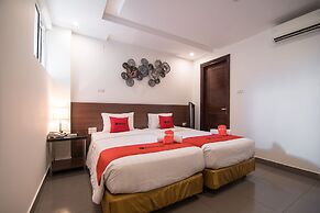 RedDoorz near Giap Bat