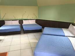 J Lin Hostel