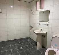 J Lin Hostel