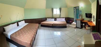 J Lin Hostel
