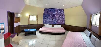 J Lin Hostel