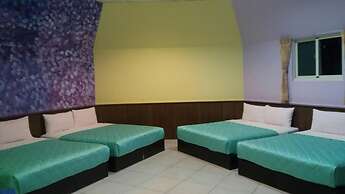 J Lin Hostel