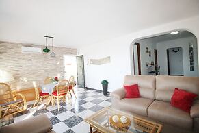 1070 Villa Rosario
