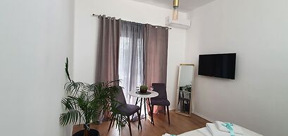Happy Apartments