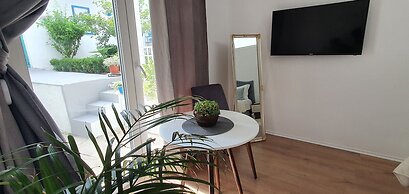 Happy Apartments