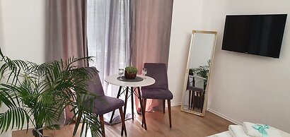 Happy Apartments