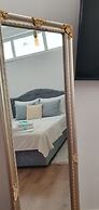 Happy Apartments