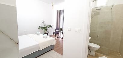 Happy Apartments