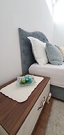 Happy Apartments