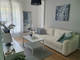 Happy Apartments