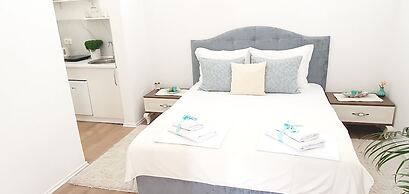 Happy Apartments
