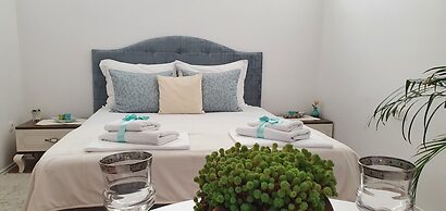 Happy Apartments