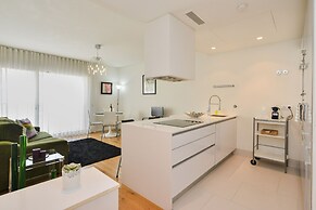 Sunny & Bright Amoreiras Apartment
