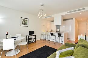 Sunny & Bright Amoreiras Apartment