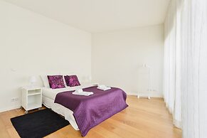Sunny & Bright Amoreiras Apartment