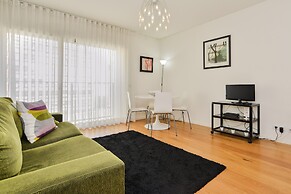 Sunny & Bright Amoreiras Apartment