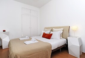 Sweet Garden Apartment