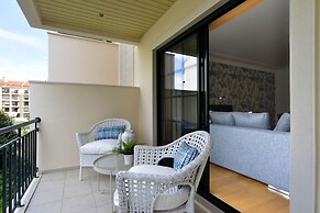 Gorgeous Beach Flat