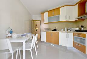 Gorgeous Beach Flat
