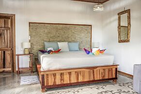 Cotingas Ocean View