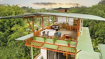 Cotingas Ocean View