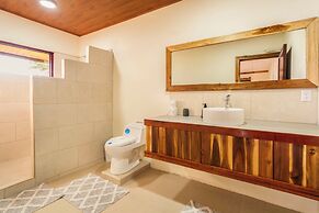 Cotingas Ocean View