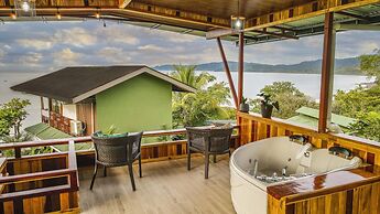Cotingas Ocean View