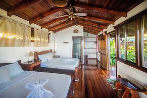 Cotingas Ocean View