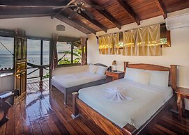 Cotingas Ocean View