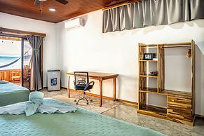 Cotingas Ocean View