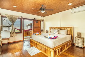 Cotingas Ocean View