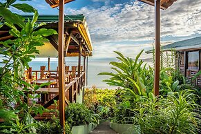 Cotingas Ocean View