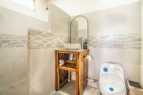 Cotingas Ocean View