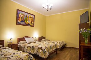 La Colmena Hotel