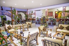 La Colmena Hotel