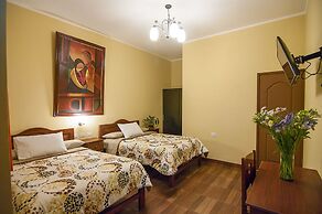 La Colmena Hotel