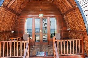 Road Beach Villa