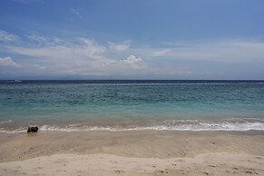 Road Beach Villa
