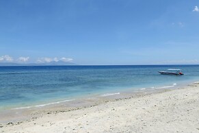 Road Beach Villa