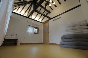 BongHwangJae Hanok