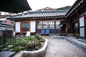 BongHwangJae Hanok