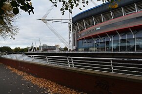 Luxury Apartment - Central Cardiff