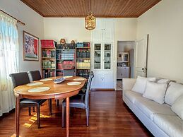 Anthoula's House